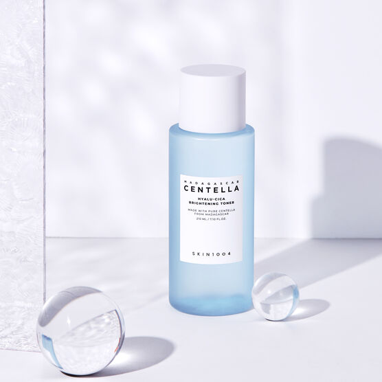 SKIN1004 HYALU-CICA BRIGHT TONER 210ML